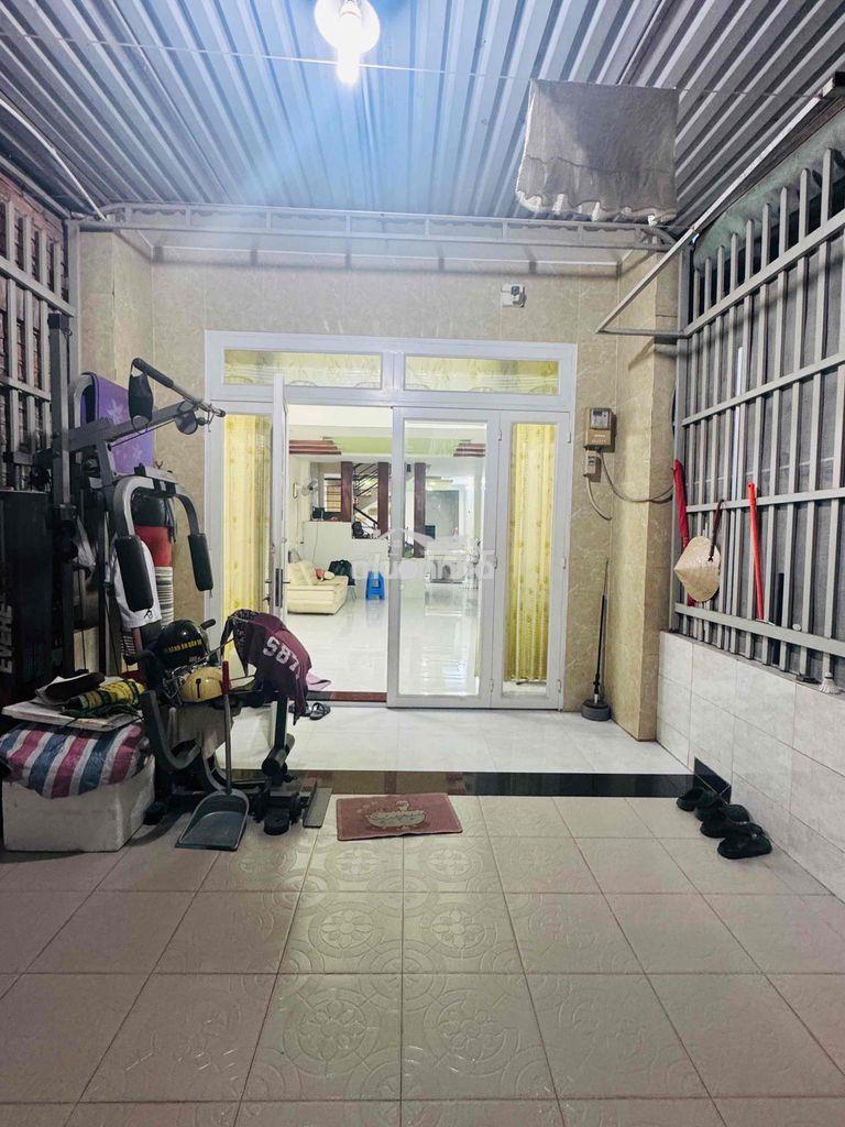 Nhà 4x20 sân xe hơi 2pn tô ngọc vân
