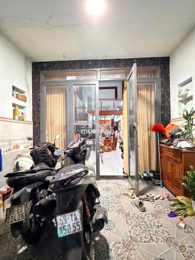 Nhà phố 4,2m x 19m đúc lững 3 phòng ngủ có phòng dưới đất . q12 - 2