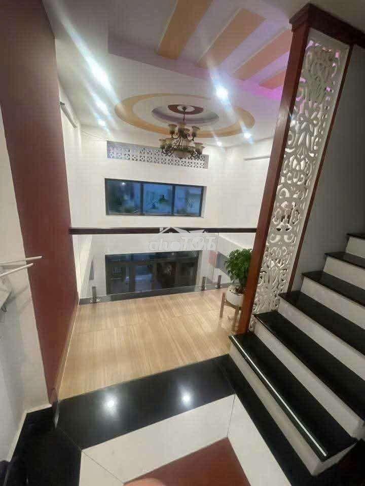 Cho thuê nhà 1 trệt 2 lầu có nội thất đông hòa  - 3