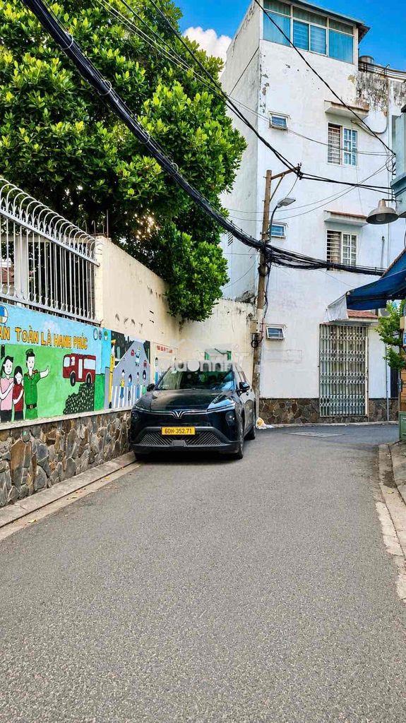Ô tô đậu cửa hẻm thông - khu riêng biệt 3 căn nhà - sân đậu 5 xe - 3