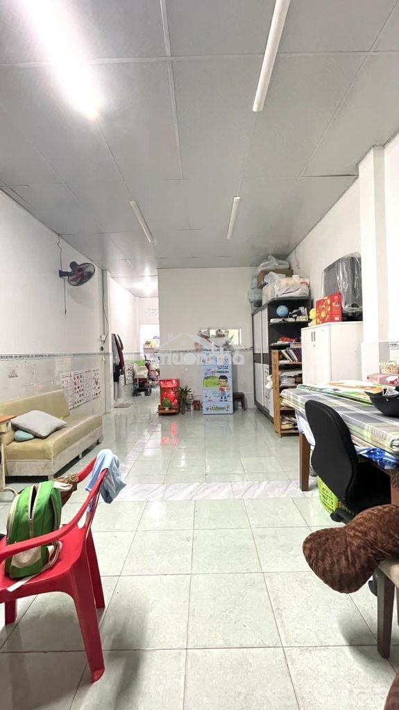 Nhà ngay aeon tân phú, hẻm xe hơi, gần mặt tiền, 70m2, 2 tầng đúc btct