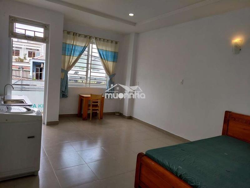 Phòng ban công riêng 35m2 sát đh công thương huit, aeon tân phú 500m