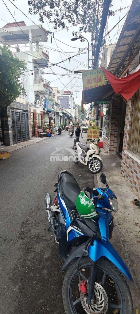 Phòng ban công mới xây gần trường huflit ( cách 800m) sẳn máy lạnh - 4