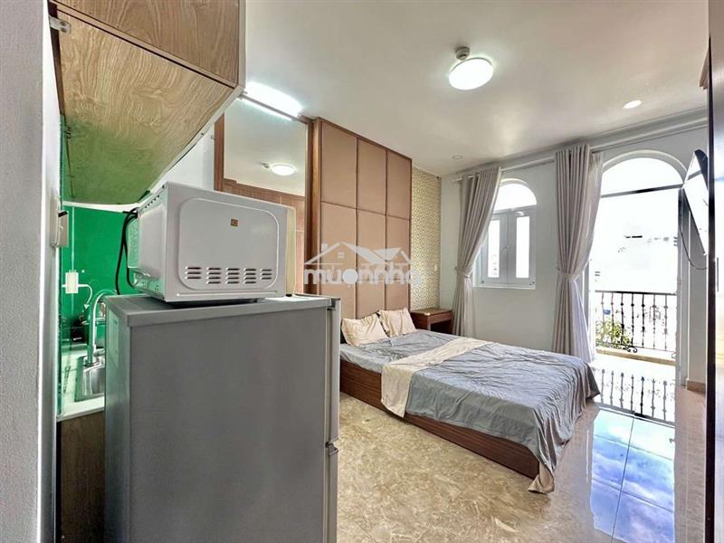 Cho thuê căn hộ q1_gần cống quỳnh_nowzone_ốc đào_ban công