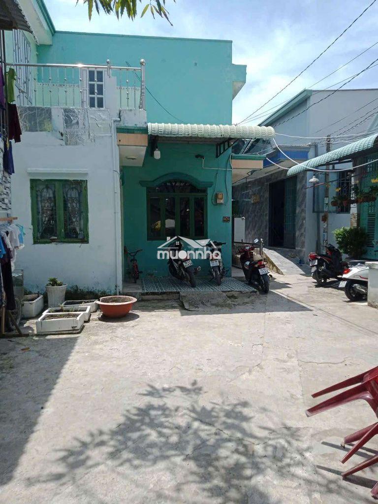 Nhà bán 70m vuông hoàn công đầy đủ pháp lý . tổng diên tích sàn 99m
