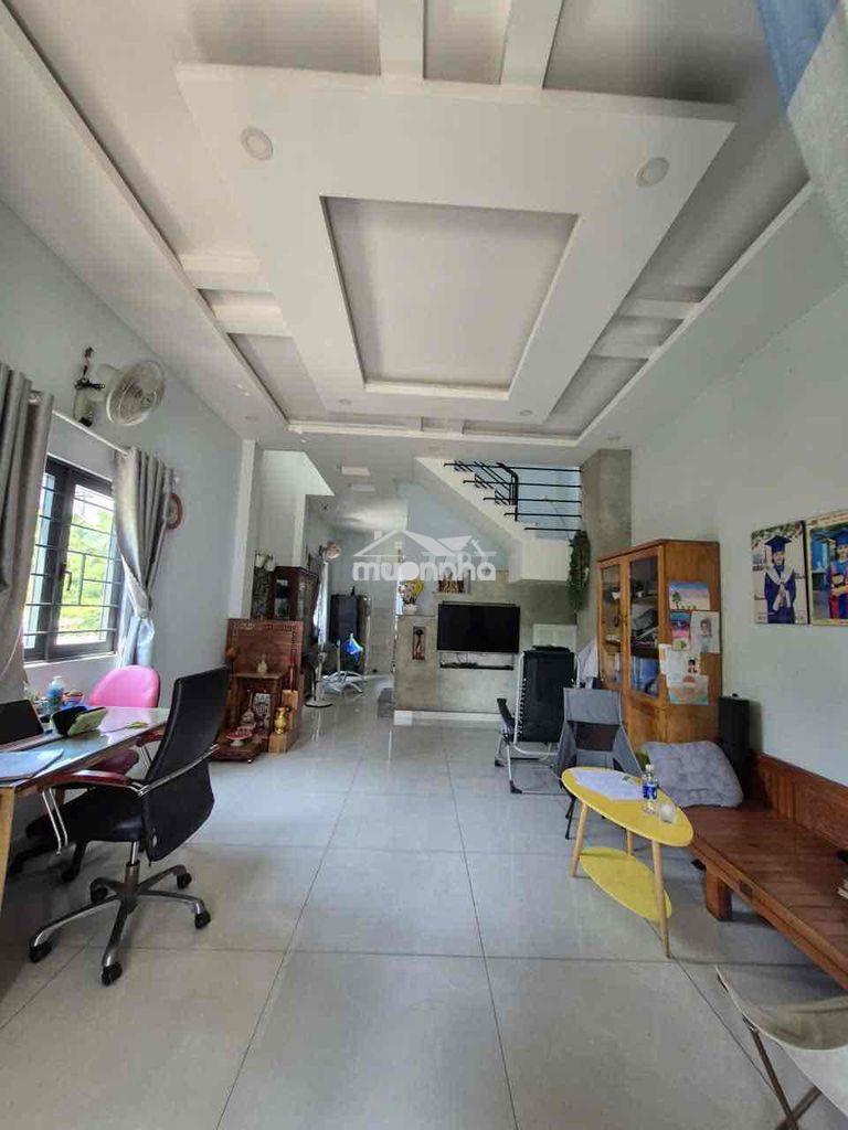Nhà bình tân diện tích 65m2 vị trí đẹp góc 2 mặt đường ( chính chủ)