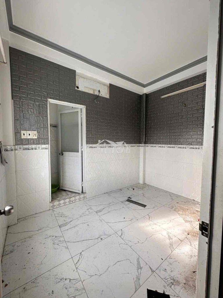 Không có căn thứ 2 trong khu vực - 2