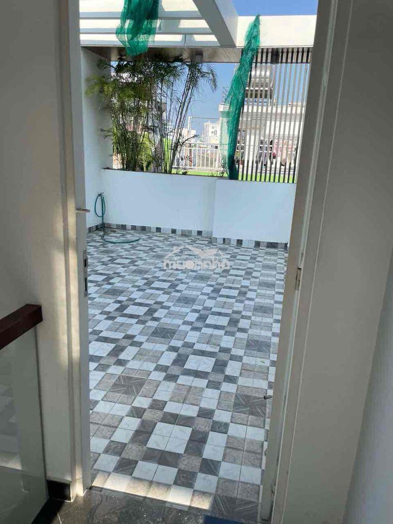 Nhà hẻm tân sơn nhì 4.5x25m 2 lầu sân thượng giá *** quận - 2