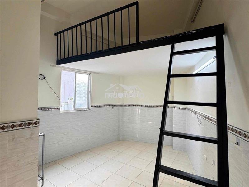Phòng trọ gác cao - máy lạnh đoàn văn bơ