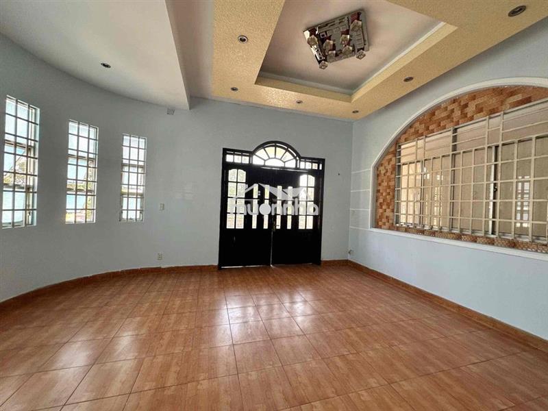 Cho thuê căn góc trục chính phú hoà , 325m2 1 trệt 1 lầu