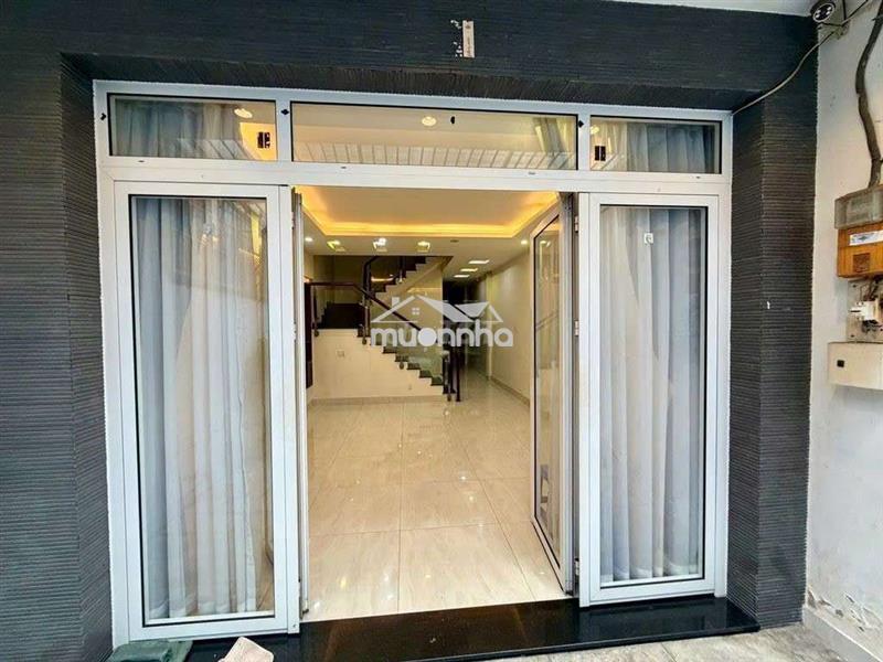 Siêu phẩm nguyên căn 5x20 có sân