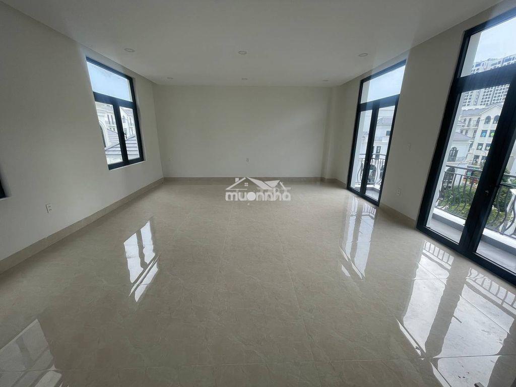 Cho thuê tầng văn phòng nhà phố vinhomes trục đường chính chỉ 6tr/th - 4