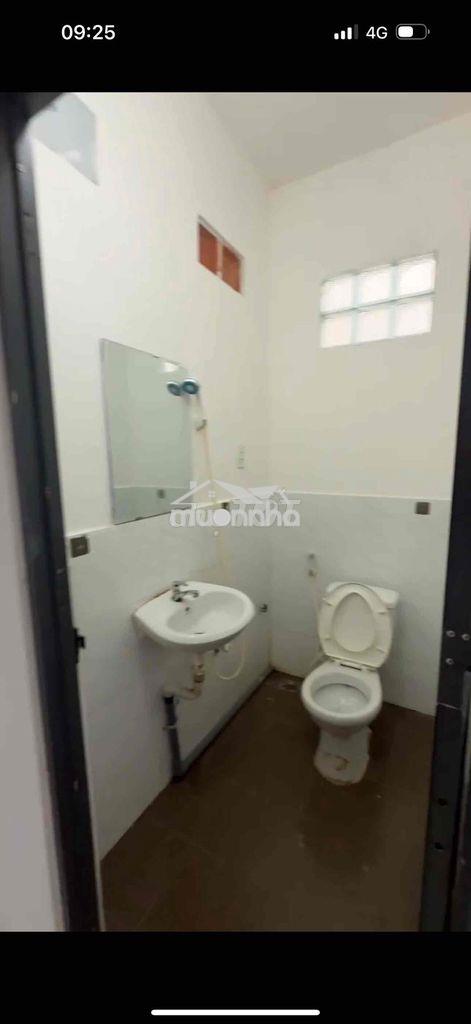 Cho thuê chdv thống nhất p10 gv - cửa sổ - 4