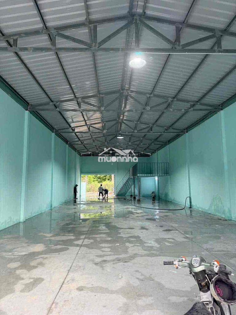 Xưởng mới xây 600m - 2