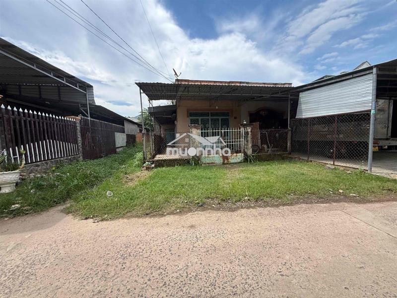Bán nhà cấp 4.208m2 ngang 6,7m dài 30,8m nở hậu 7m. ngay chợ suối cát
