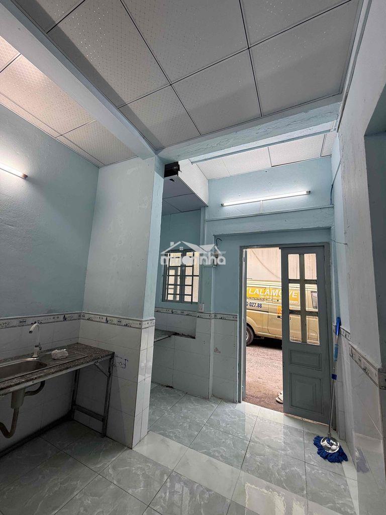 Nhà thuê 3.2x6, gác, 2phòng, gần đs10 lvq - 2