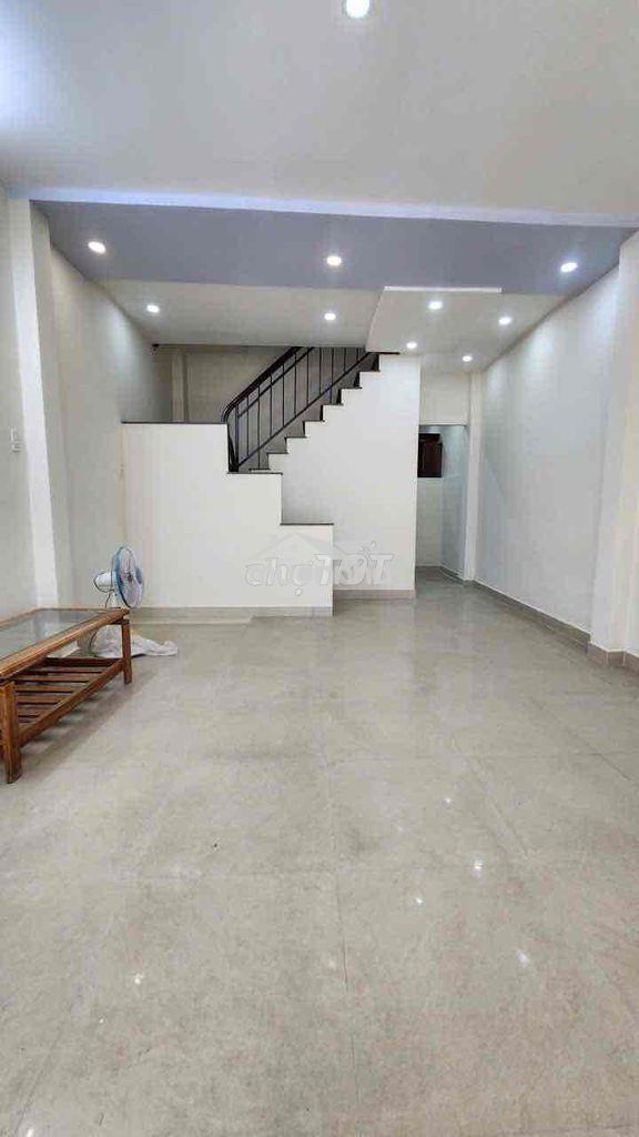 Nhà hẻm nguyễn đình chiểu p4 q3  🧱 ngang 4 ❌️ dài 10 ( nở hậu ) 🧱 trệ