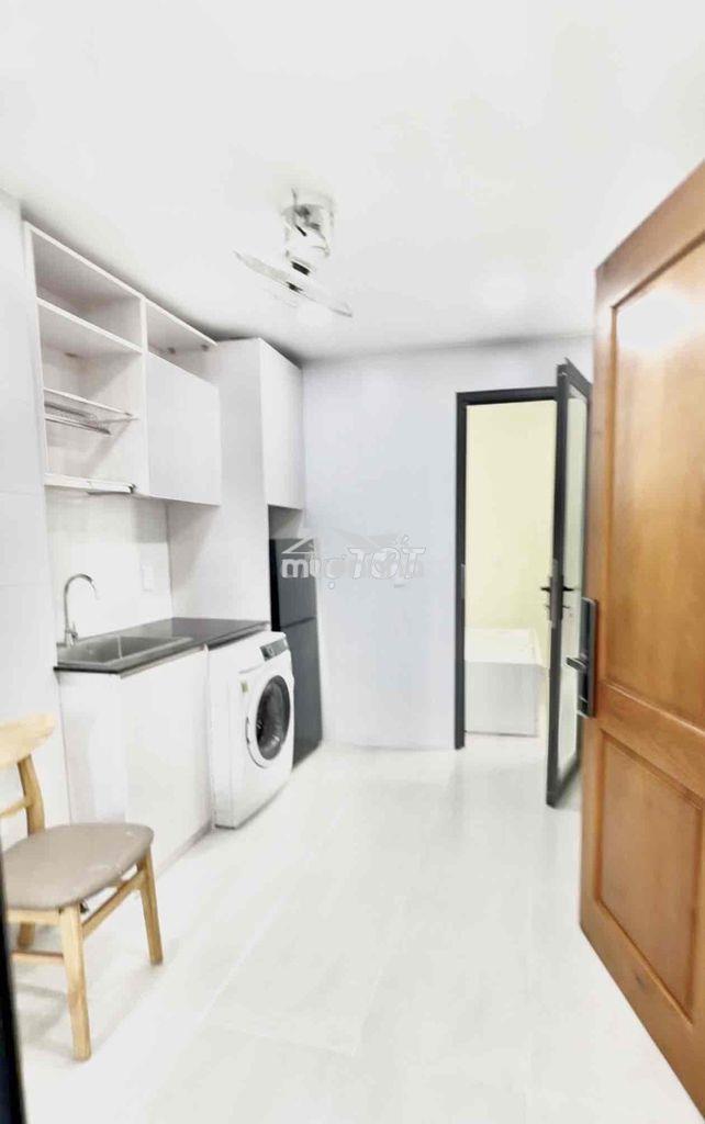Căn hộ đơn và đôi full nội thất máy lạnh, tủ lạnh, máy giặt, giường tủ