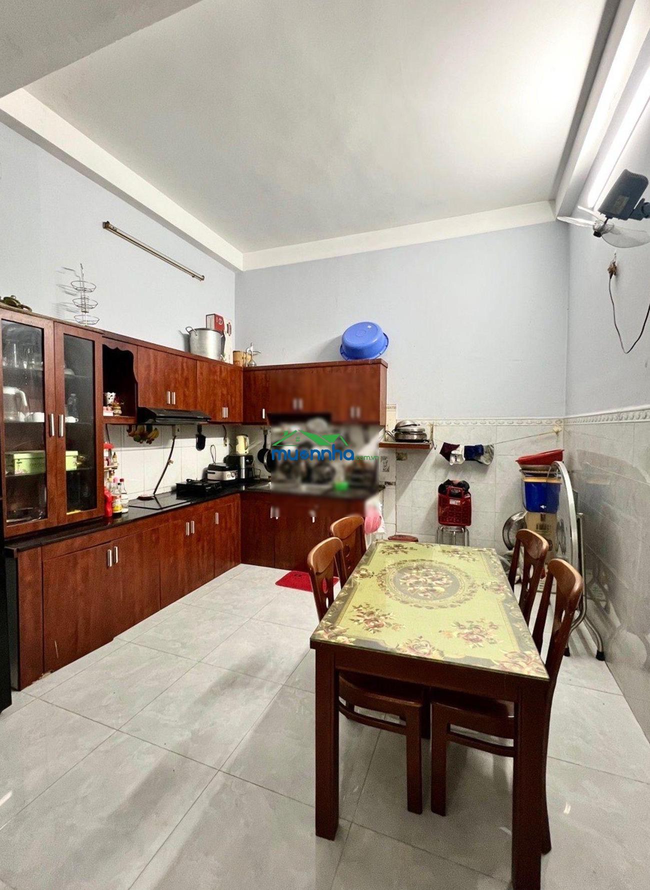 Nhà đẹp 2 mặt thoáng - gần chợ bà hom - 3 tầng - (4x17m) - 4pn - sát tỉnh lộ 10 - chỉ: 6.695 tỷ - 3