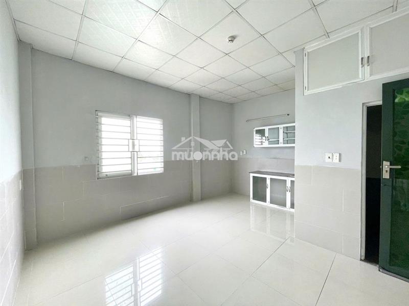 Phòng ngay hub, hoàng diệu 2 khu vực đông đúc, có thang máy
