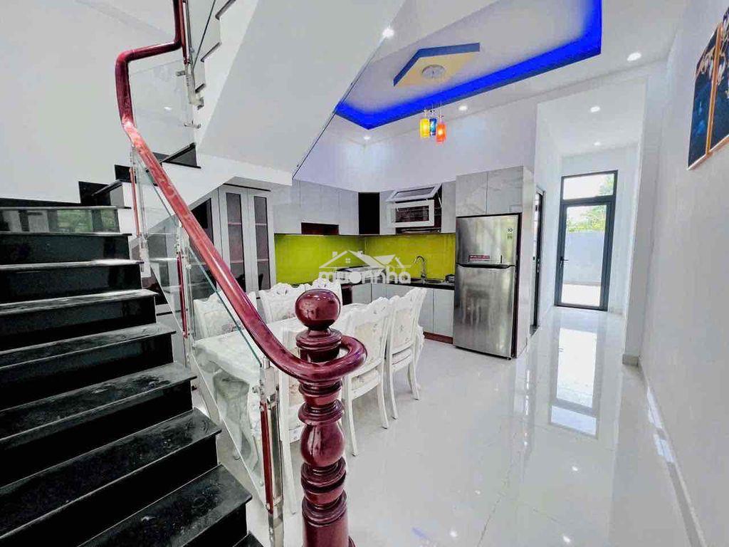 Cho thuê nhà 1 trệt 2lầu 4phòng ngủ sân ô tô ngay trường cao đẳng y - 4