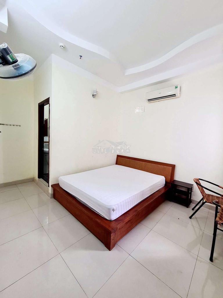 Phòng đẹp, máy lạnh, gần ngã tư 4 xã, trung tâm bình tân