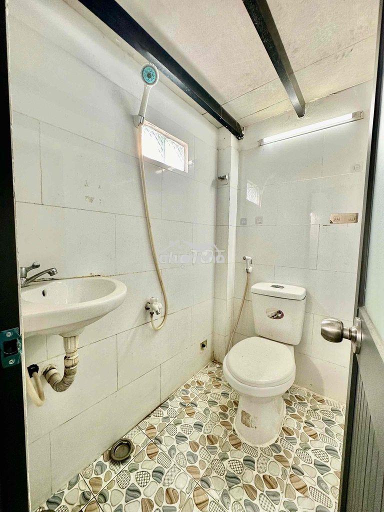 Phong trọ ban công ngay lotte gv - 4