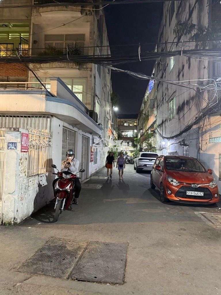 Chung cư vip,nơ trang long,p.13lầu1,dt:80m2(4 x 20)2pn,tặng nội thất