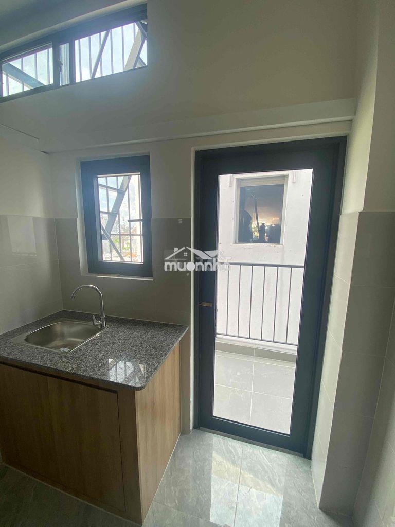 Phòng 30m2 có ban công riêng, gác lửng 4tr - 3