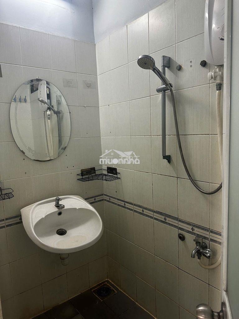 Cho thuê căn hộ 2 phòng quận11 cc 312 lạc long quân, 8.5 triệu ở liền - 3