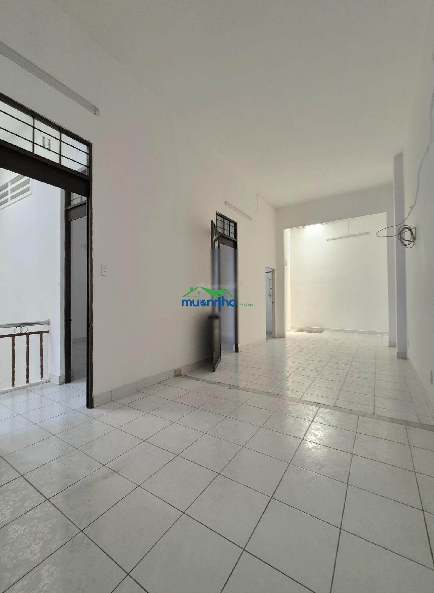 Vị trí làm vpct: hẻm 6m - 1 căn ra mt nguyễn văn lượng, 102m2, ngang 7m, 7 phòng