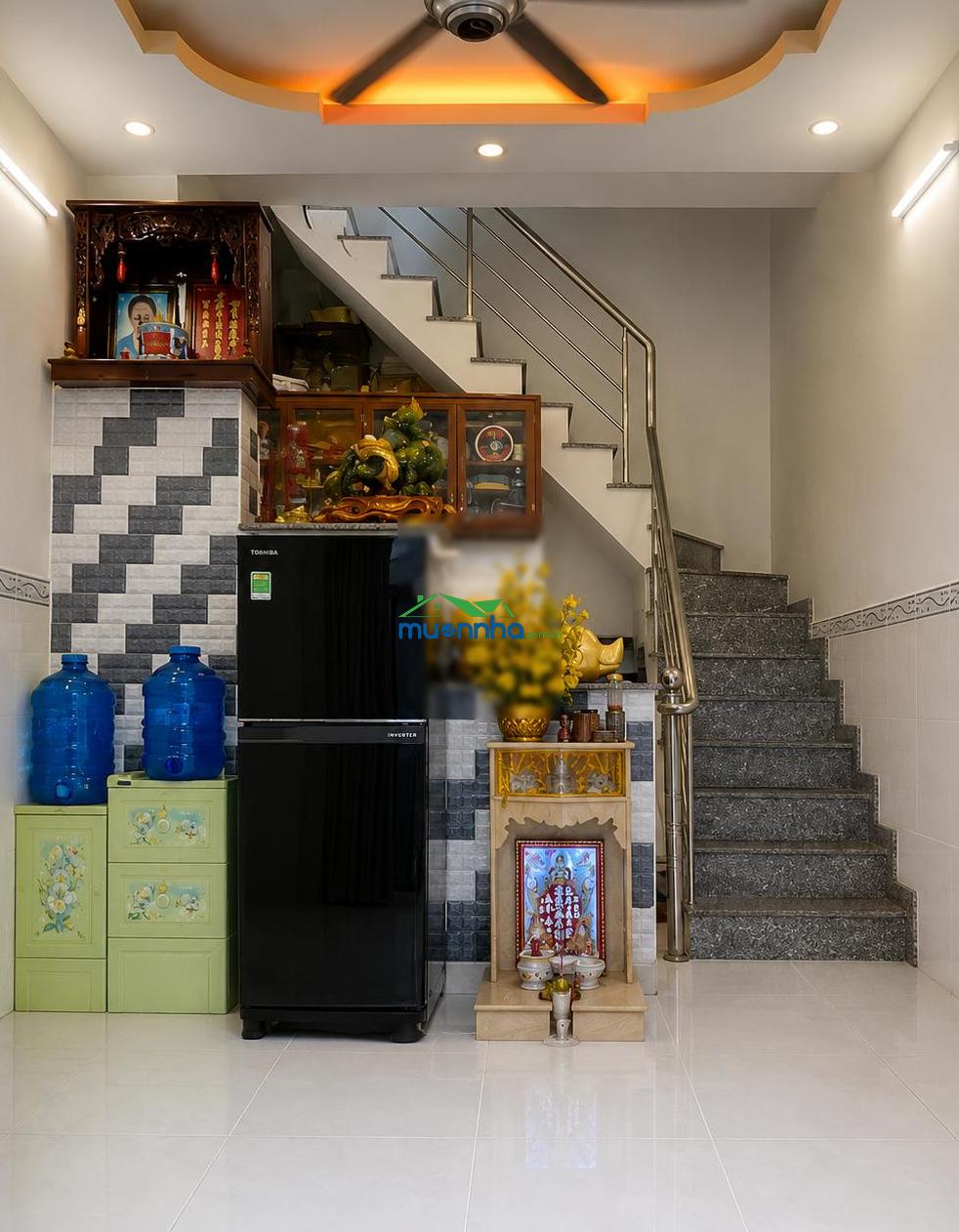 Nhà 3 tầng, 2.2 tỷ, sổ hồng hoàn công