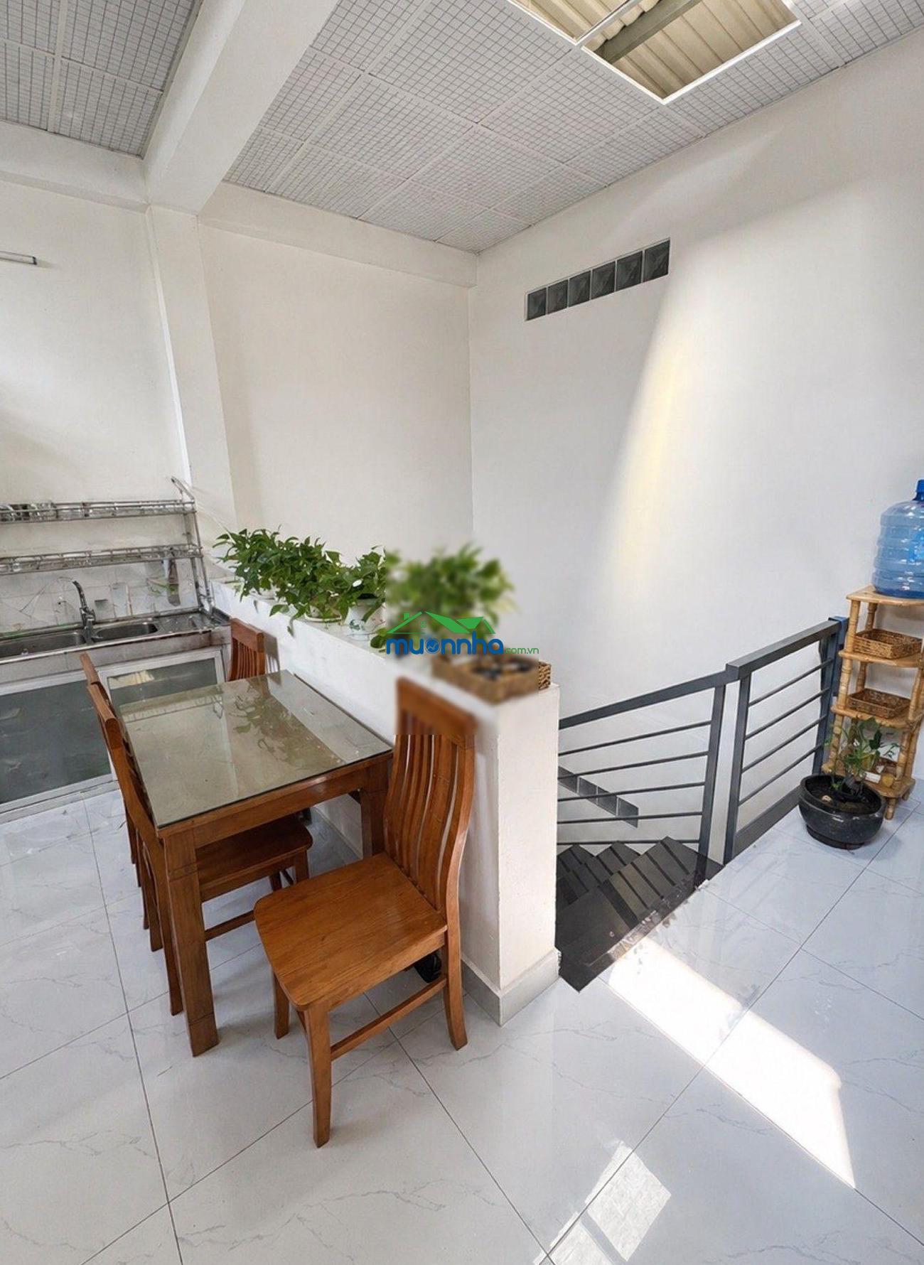 Nhà mới 3 tầng, 5x15 đường võ văn kiệt, hồ học lãm, bình tân, sổ vuông vức, giá chỉ hơn 5 tỷ.