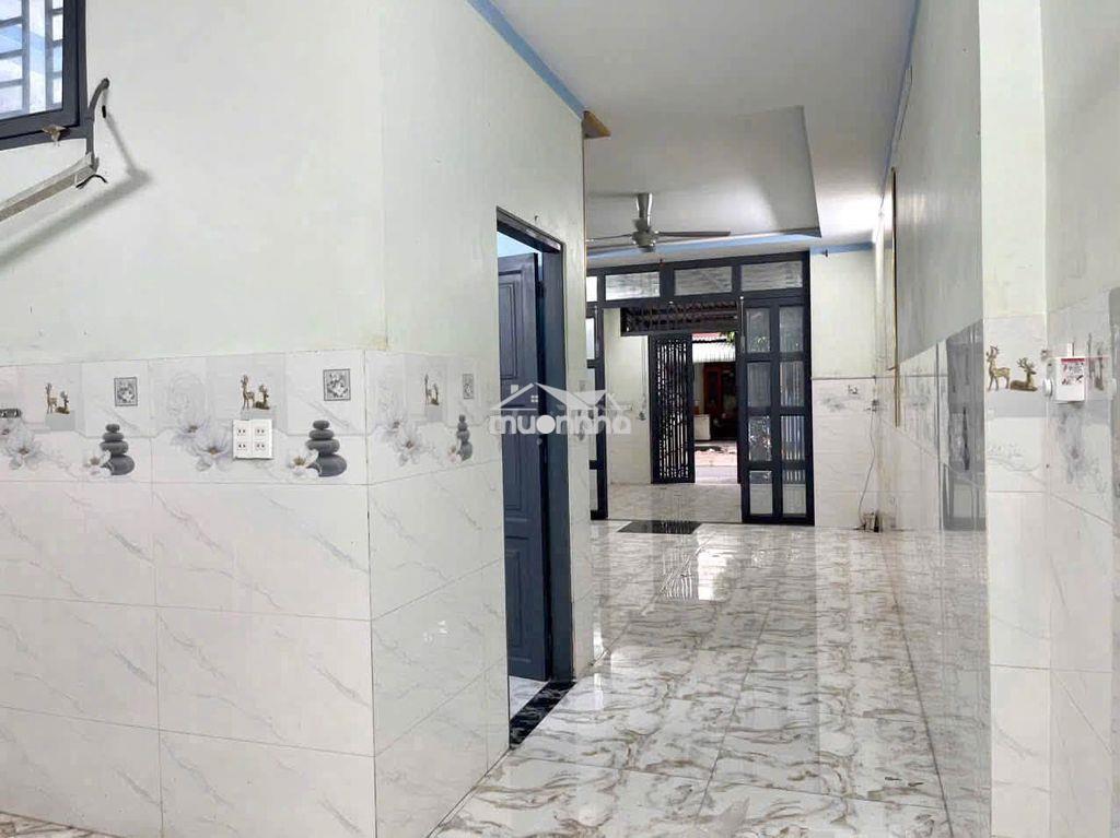 Cho thuê nhà trệt lầu 100m2 gần chợ phú an  3 phòng ngủ giá 7,5 tr/ - 2