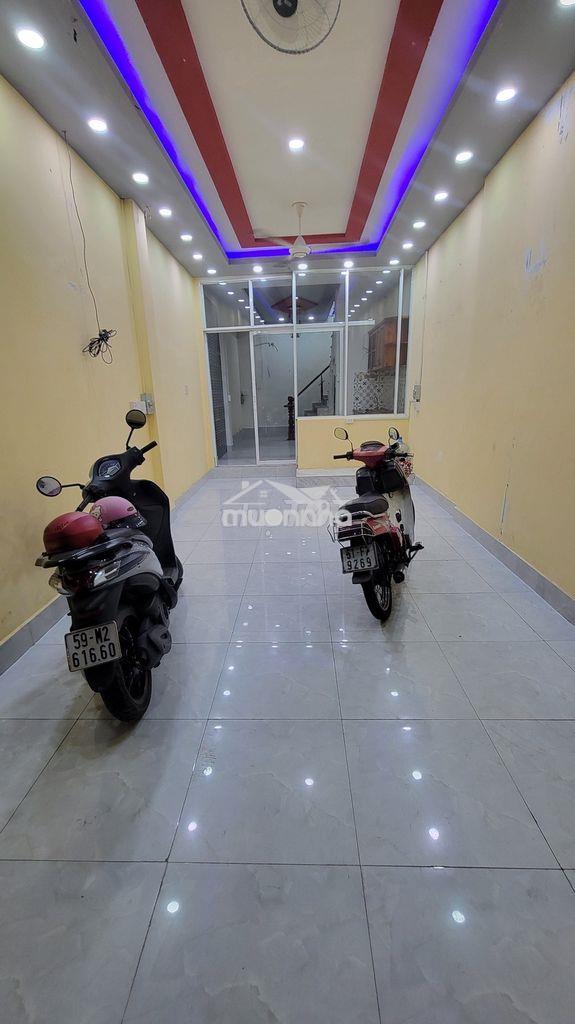 Nhà hẻm hơi lạc long quân, trệt 2 lầu, 4pn 3wc, 3.5x15m, 14tr