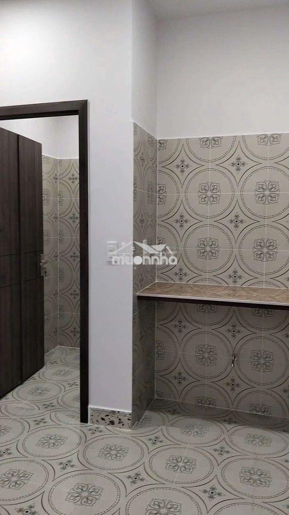 Phòng đẹp có máy lạnh, tủ lạnh, giường vào nội thất theo nhu cầu khách - 2