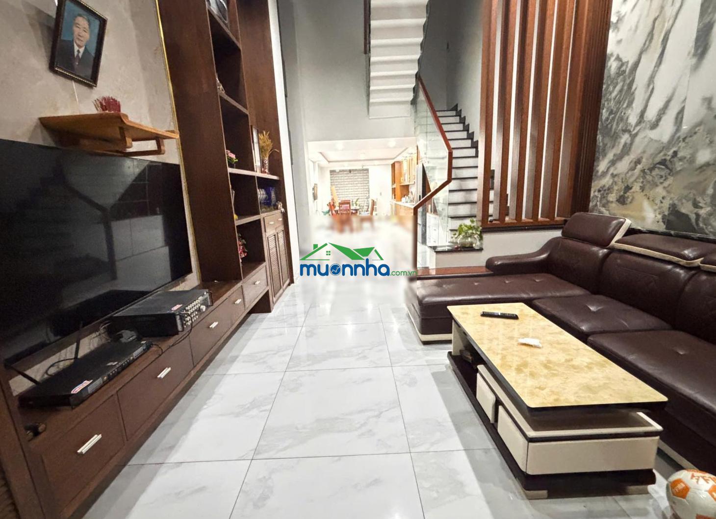 Nhà tự xây kiên cố, nội thất mới đẹp, cần chuyển nhà về quê nên bán gấp - Ảnh 2