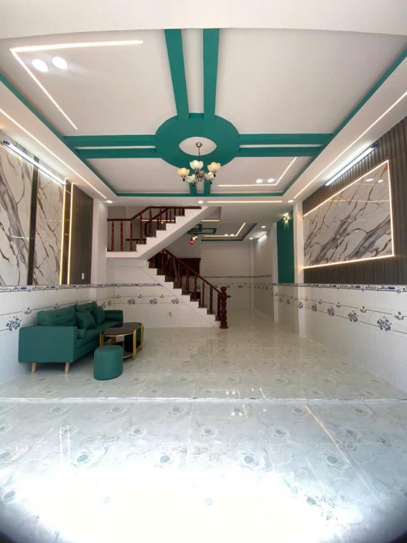 Bán nhà sổ hông cầm tay 5x11m - giá 700 triệu