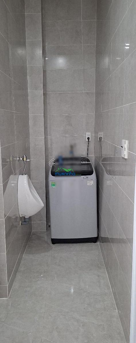 Bán nhà 1 trệt 1 lầu ngay chợ bán đồ trang trí hải thượng lãn ông - quận 5