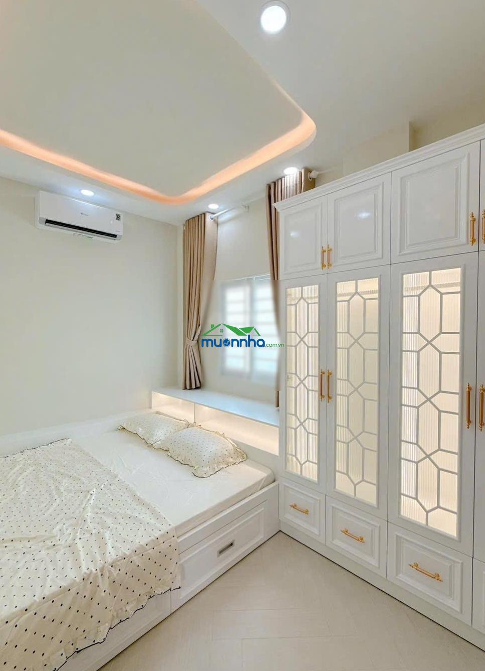 Nhà đẹp sổ riêng ngang 9m sát bên quận 4 tiện đi quận 1 mới đẹp vào ở ngay - 2