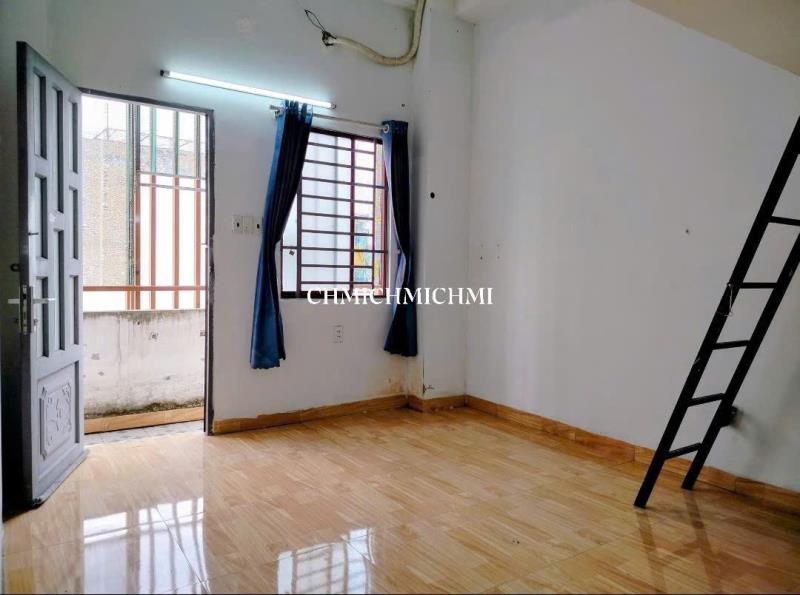 Phòng trọ gác ban công thang máy - gần văn hiến - khu bàu cát  - 2