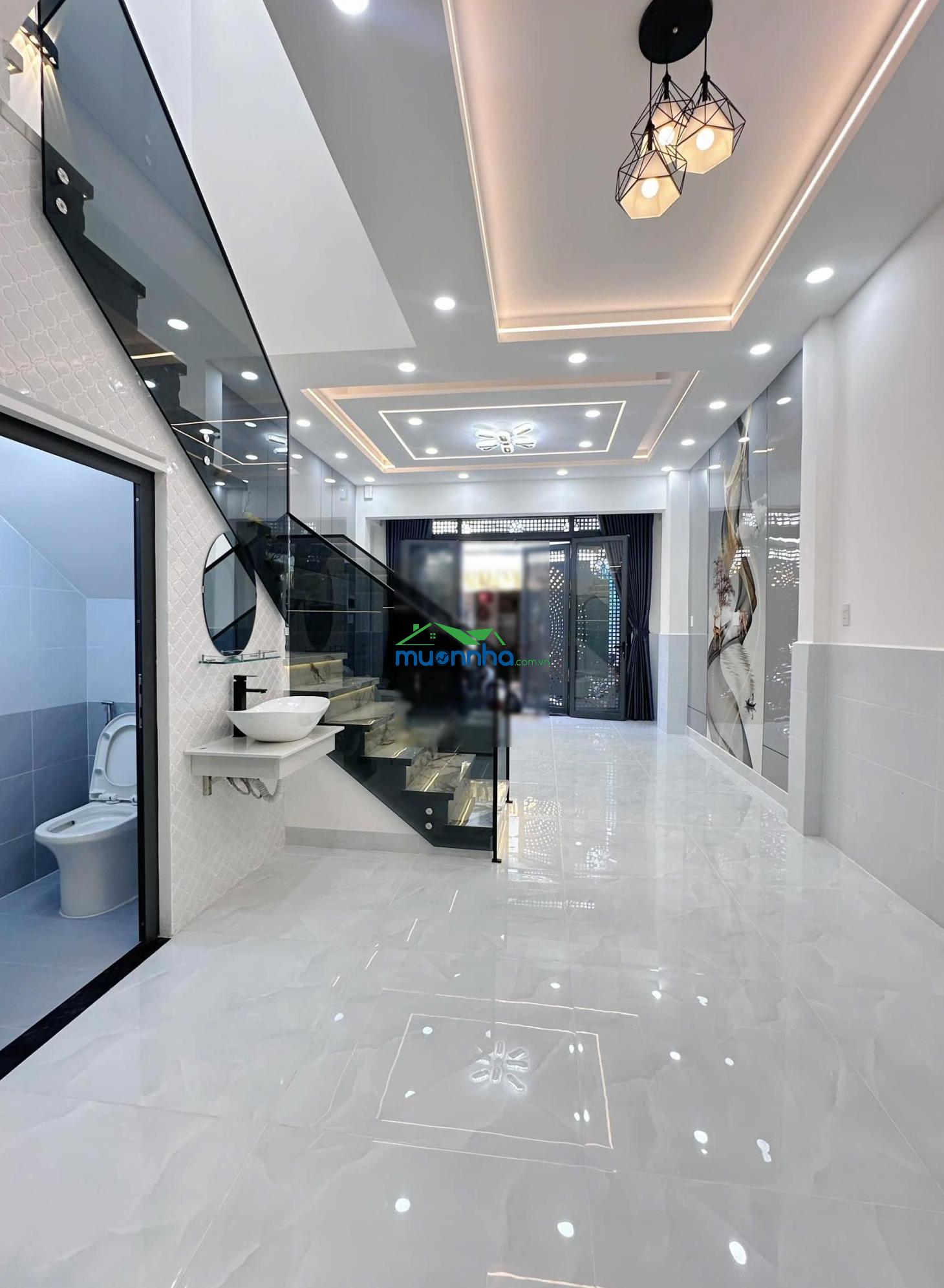 Nhà đẹp ở ngay giáp quận 6, hẻm rộng - Ảnh 4