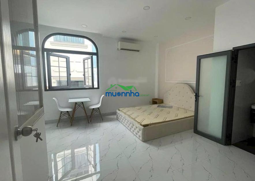 Bán nhà khu tt ba tháng hai, giá 6.9 tỷ, ngang 5 dài 6 nở hậu, chủ tặng toàn bộ nội thất sẵn có