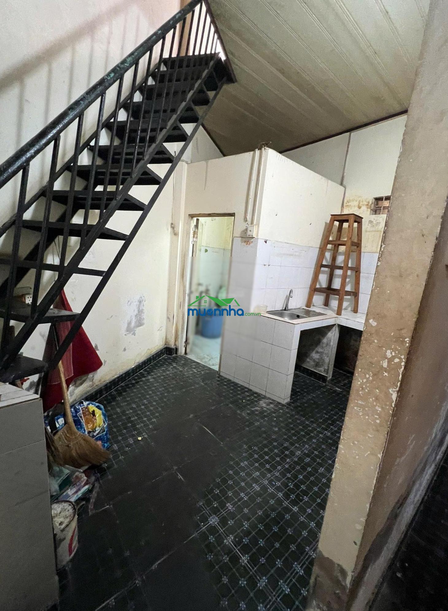Cần bán gấp nhà để đi nước ngoài, nhà ngay trung tâm tp thủ đức