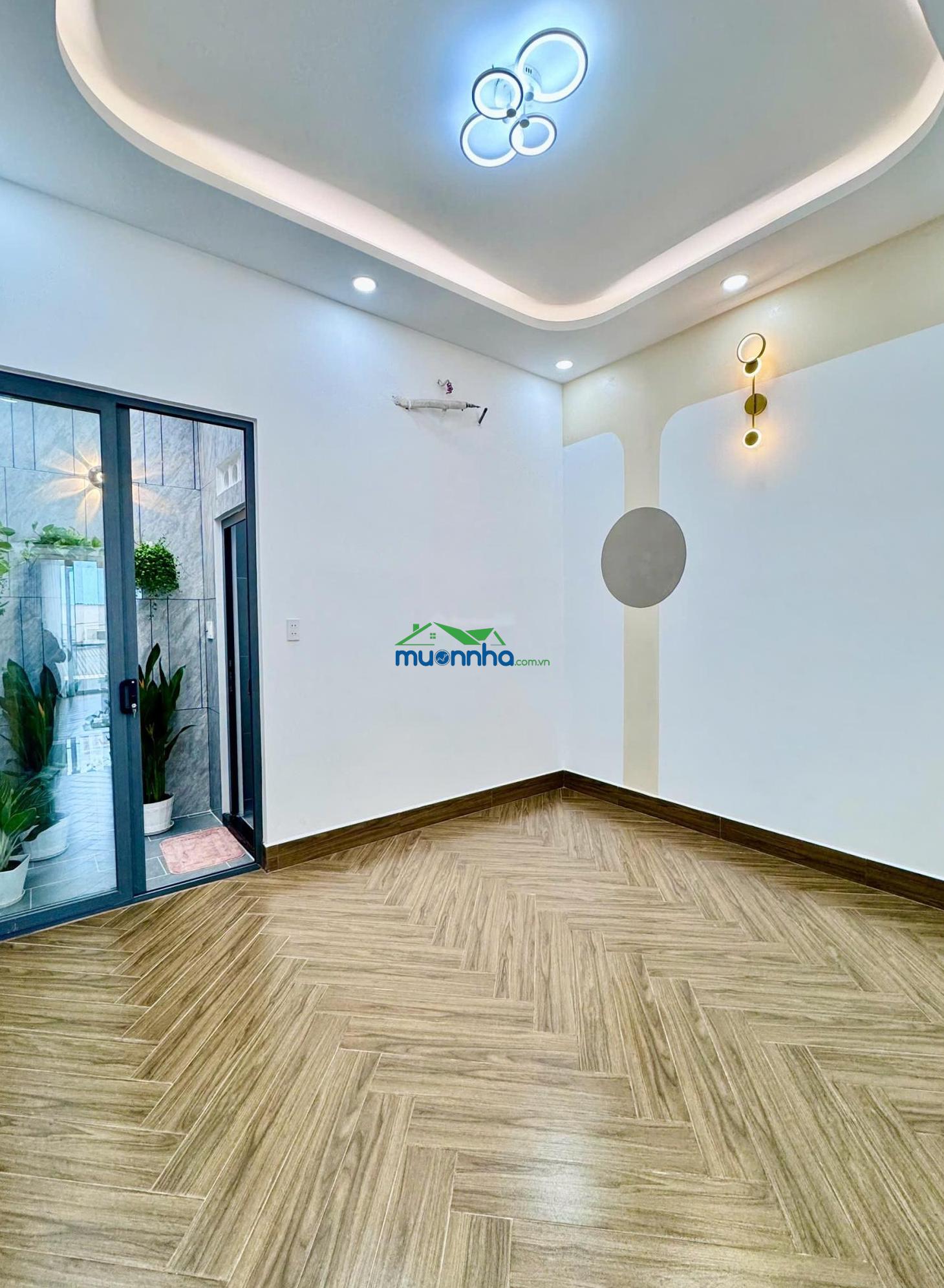 Nhà đẹp sang trọng ở ngay ngã tư bốn xã - 2