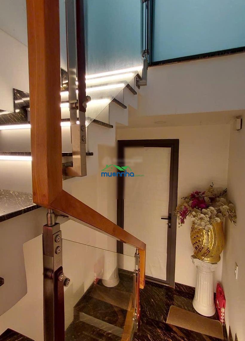 Bán nhà âu cơ p.9 tân bình xe hơi tới nhà gần cư xá lữ gia 50m2 - 5 tầng 9.8t tl