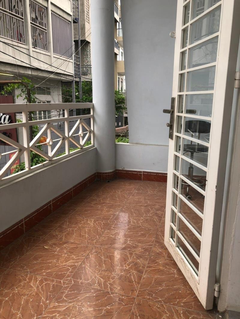Chủ gấp bán: giảm chào gần 1/3 giá nhà, nở hậu, có gara xe hơi đậu trong nhà, vị trí hẻm rất đẹp - 4