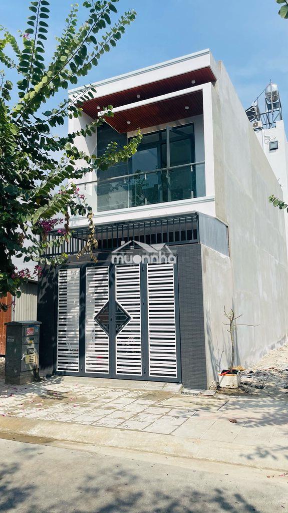 Ngay bửu long nhà xây cho con trai ở giờ chuyển công tác nên bán gấp
