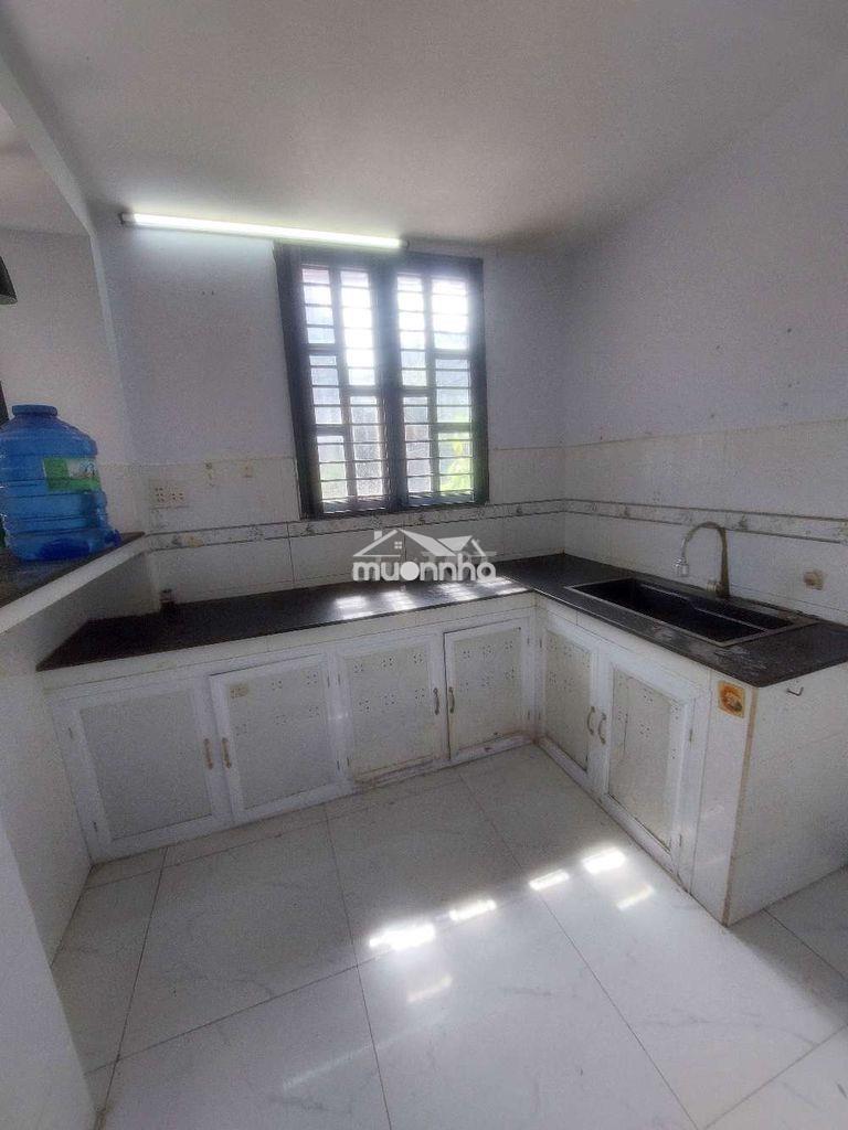 Cho thuê nhà đường phạm hùng c2 dt.5×12 } 1 lầu 4 phòng 2 toilet hẽm6m - 3