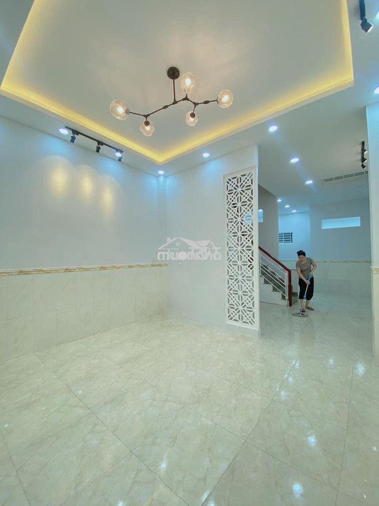 Nhà mới đẹp hẻm 343 tô hiến thành, 4.5x11, 3 lầu 5pn 4wc sẵn máy lạnh - 2